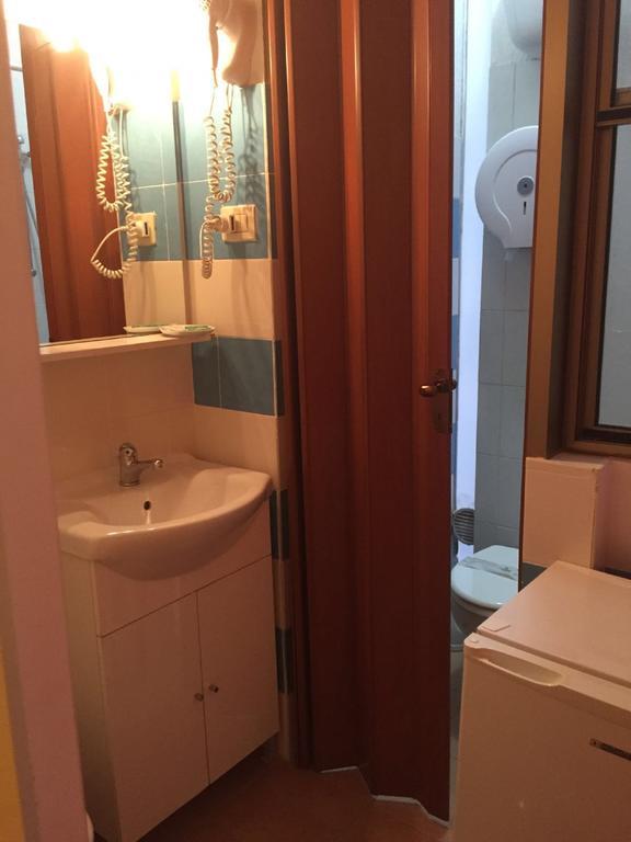 Moon House B&B 칼리아리 외부 사진