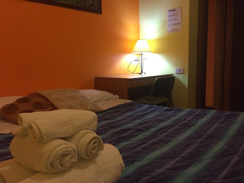 Moon House B&B 칼리아리 외부 사진