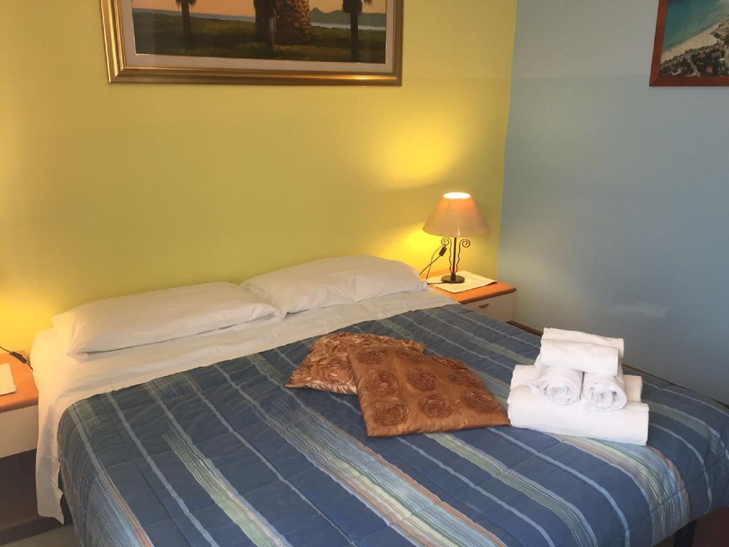 Moon House B&B 칼리아리 외부 사진